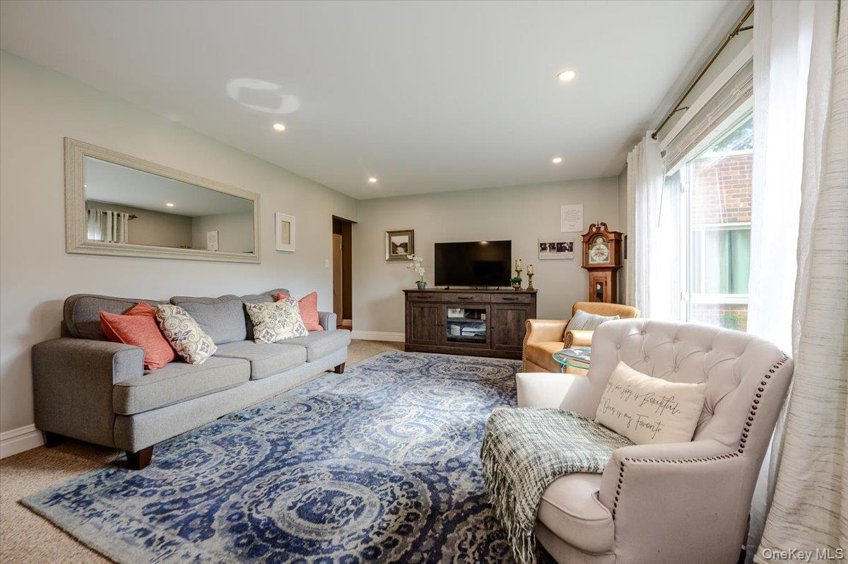 346 Edmunton Drive, Unit L17 photo 2