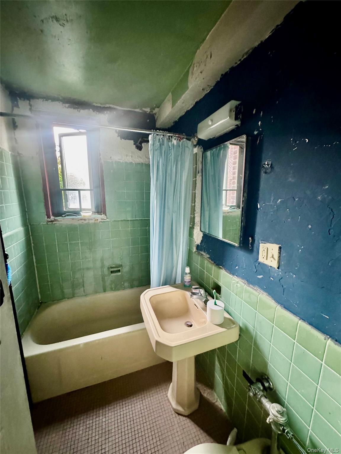 1503 Metropolitan Avenue, Unit 6E photo 4