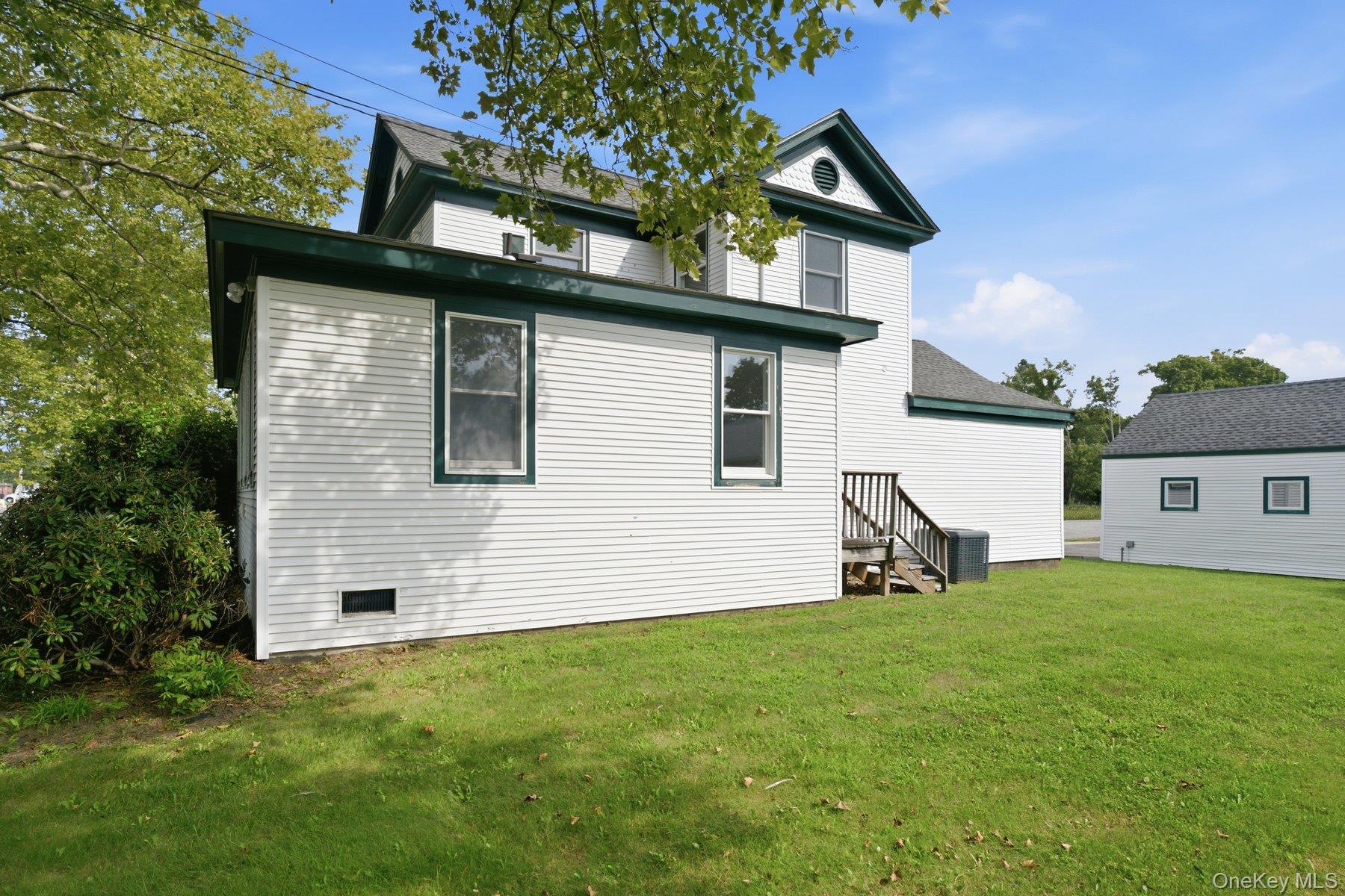 1228 Roanoke Avenue – For Sale photo 3
