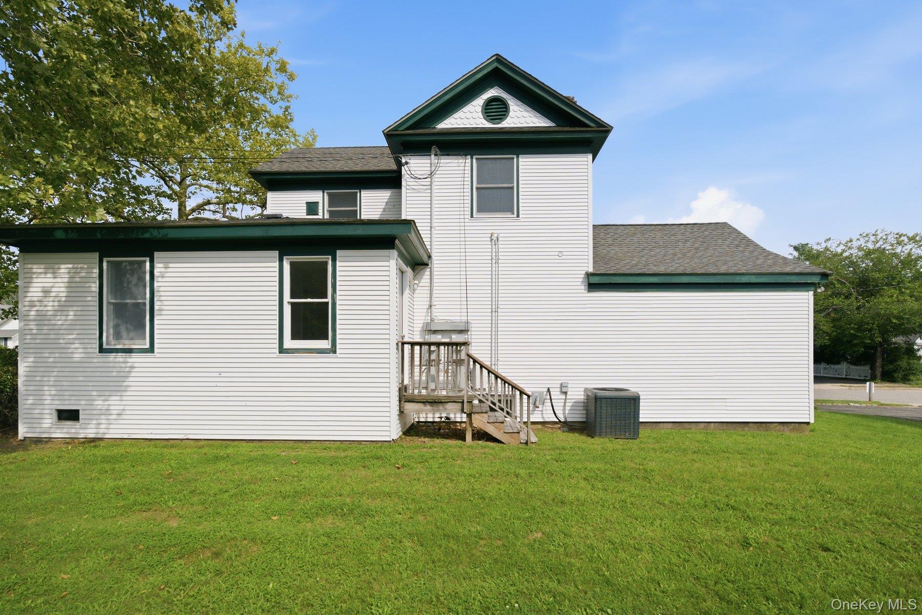 1228 Roanoke Avenue – For Sale photo 4