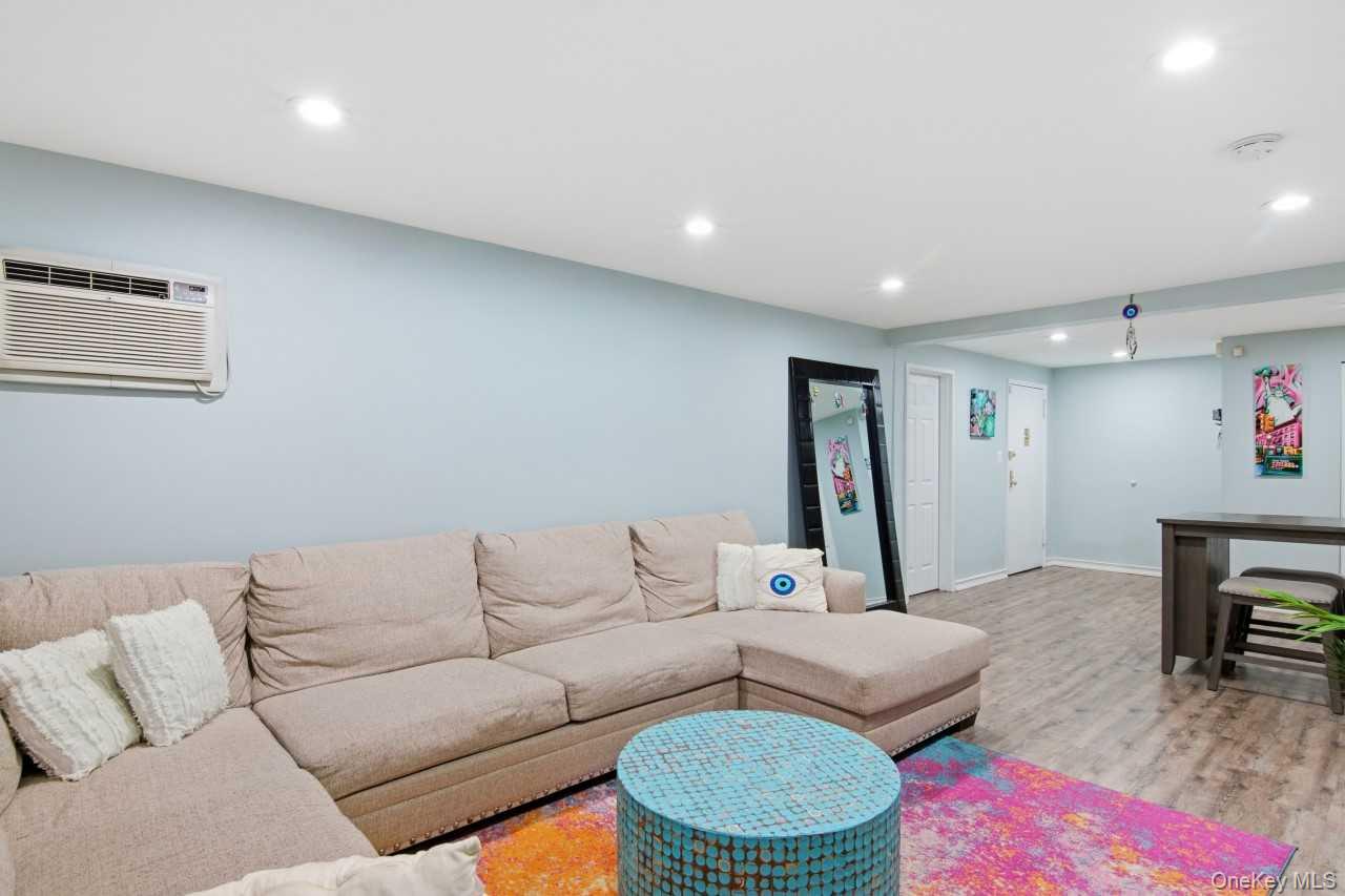 52 Brompton Road, Unit 52 photo 9