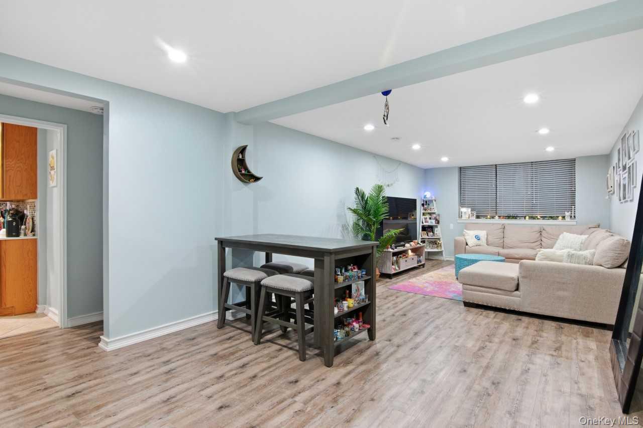 52 Brompton Road, Unit 52 photo 3