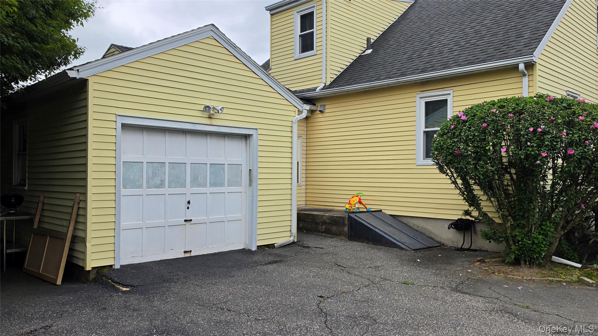 27 Haines Boulevard – For Rent photo 3