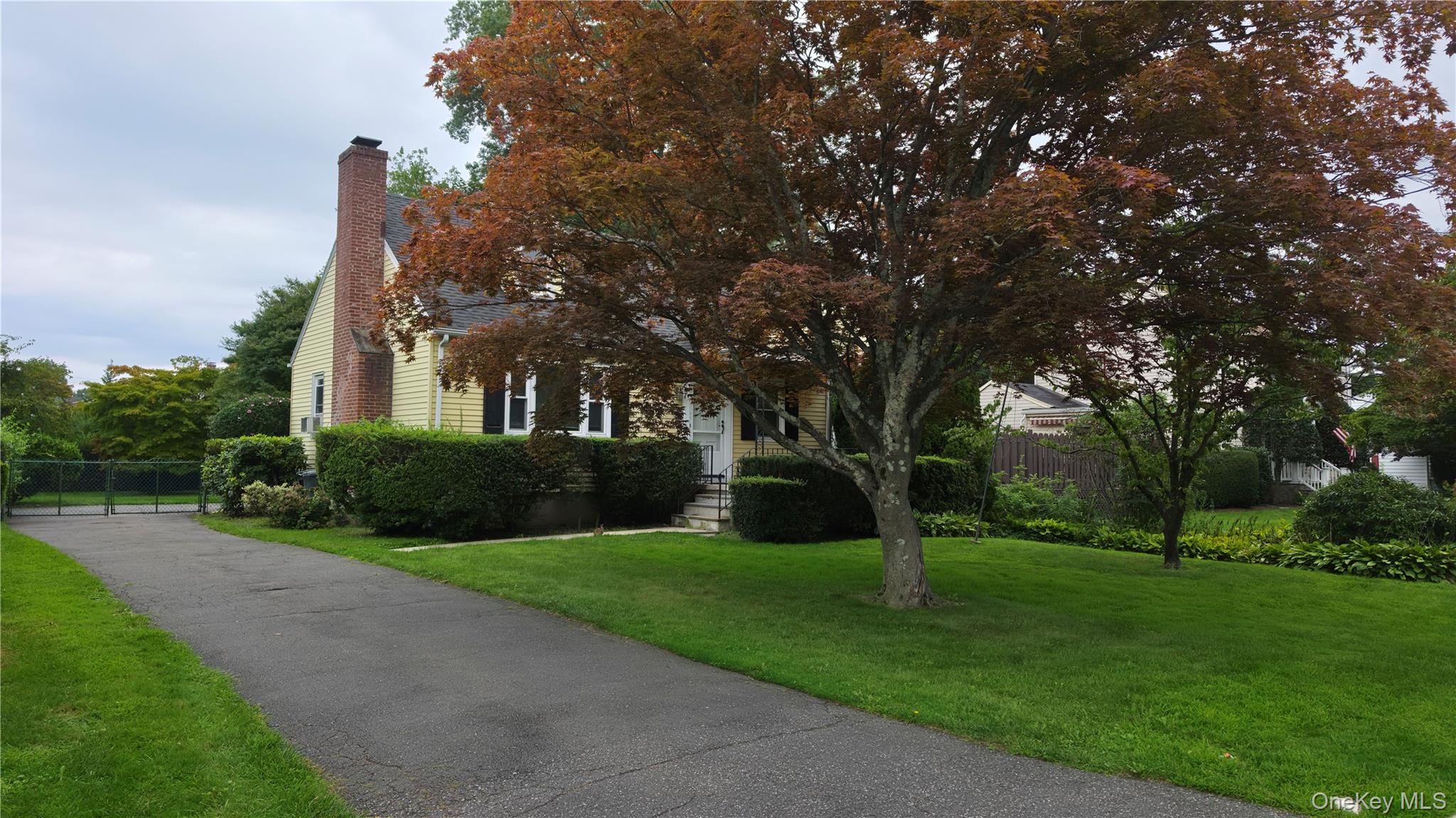 27 Haines Boulevard – For Rent photo 2