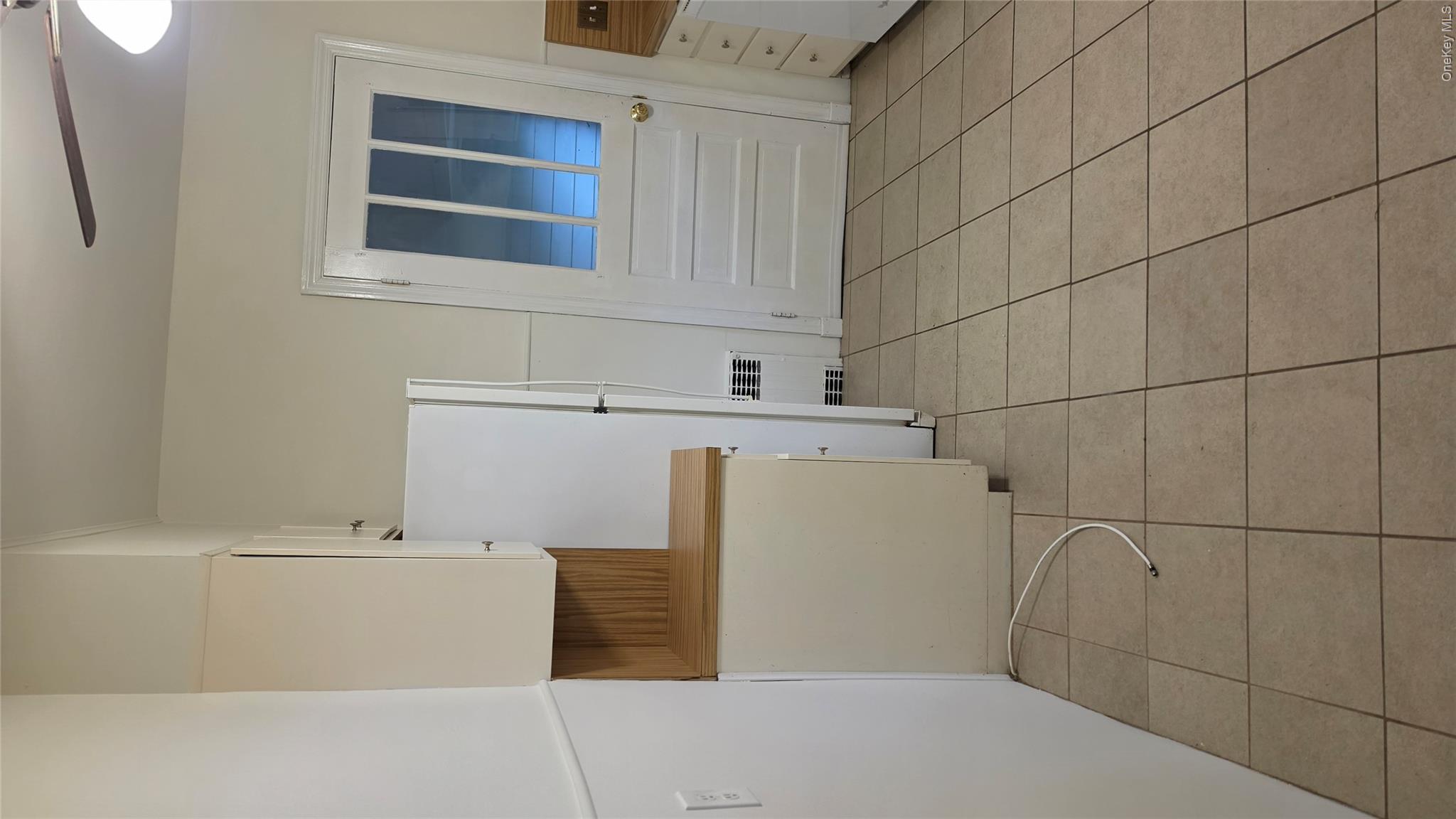 27 Haines Boulevard – For Rent photo 7