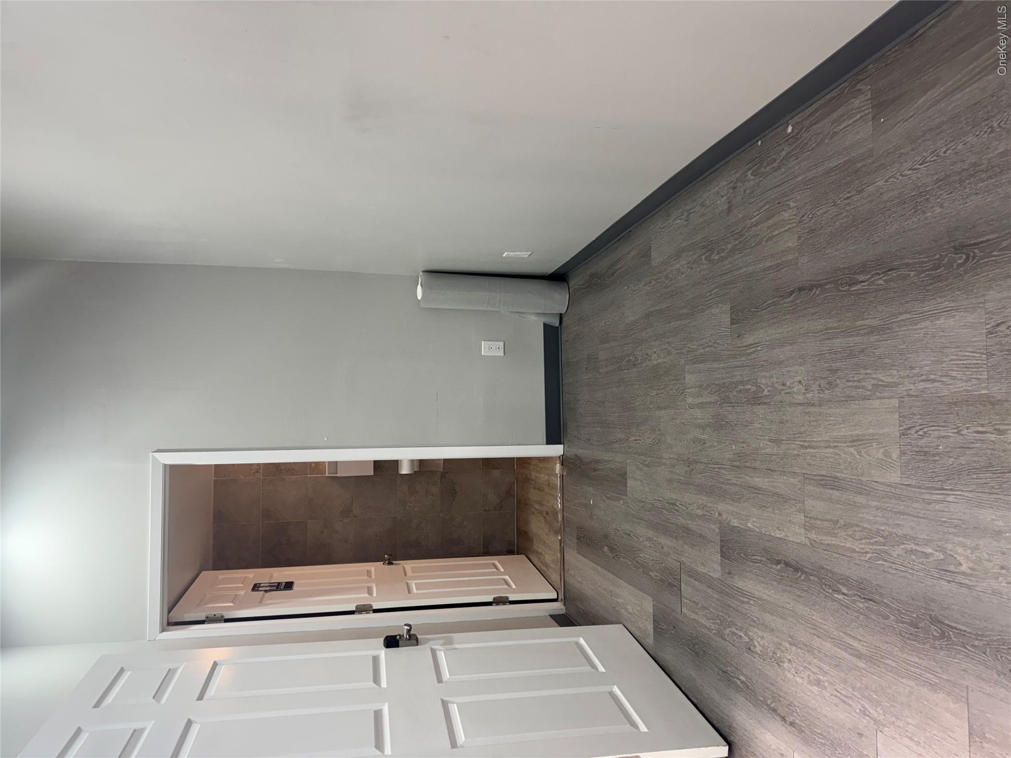 10401 Northern Blvd – For Rent photo 2