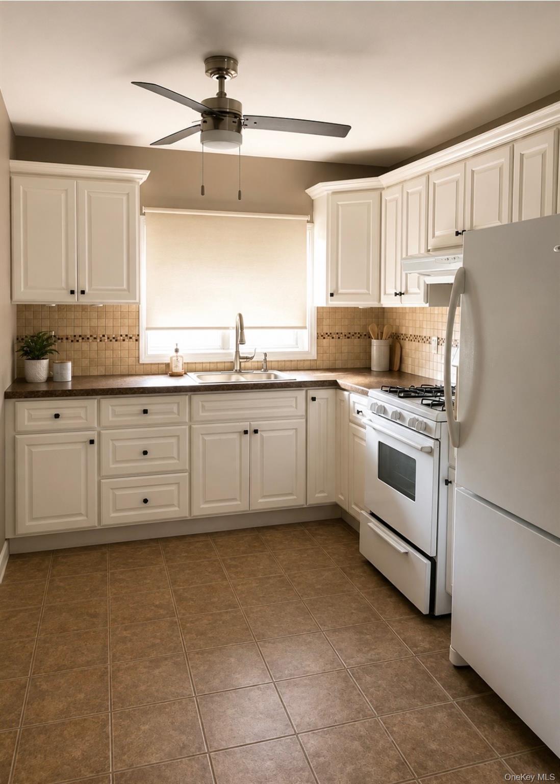 2573 Harvard Lane – For Sale photo 4
