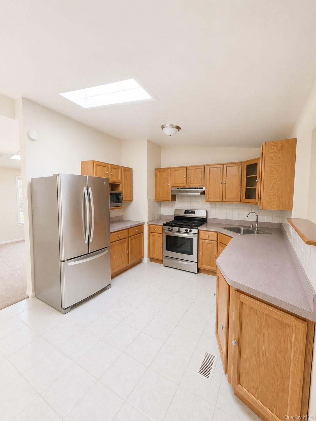 106 Days Avenue – For Rent photo 4