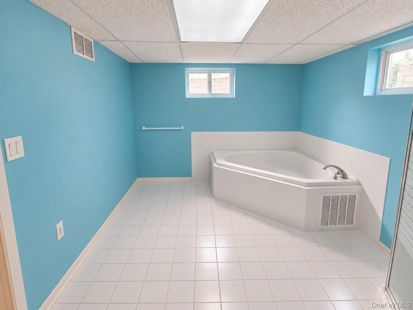 106 Days Avenue – For Rent photo 19