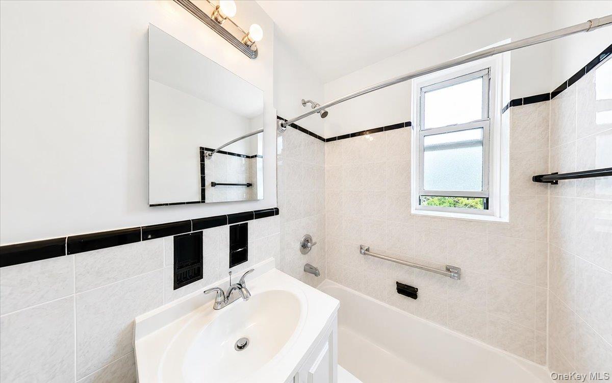 82-40 Austin Street, Unit 6B photo 24