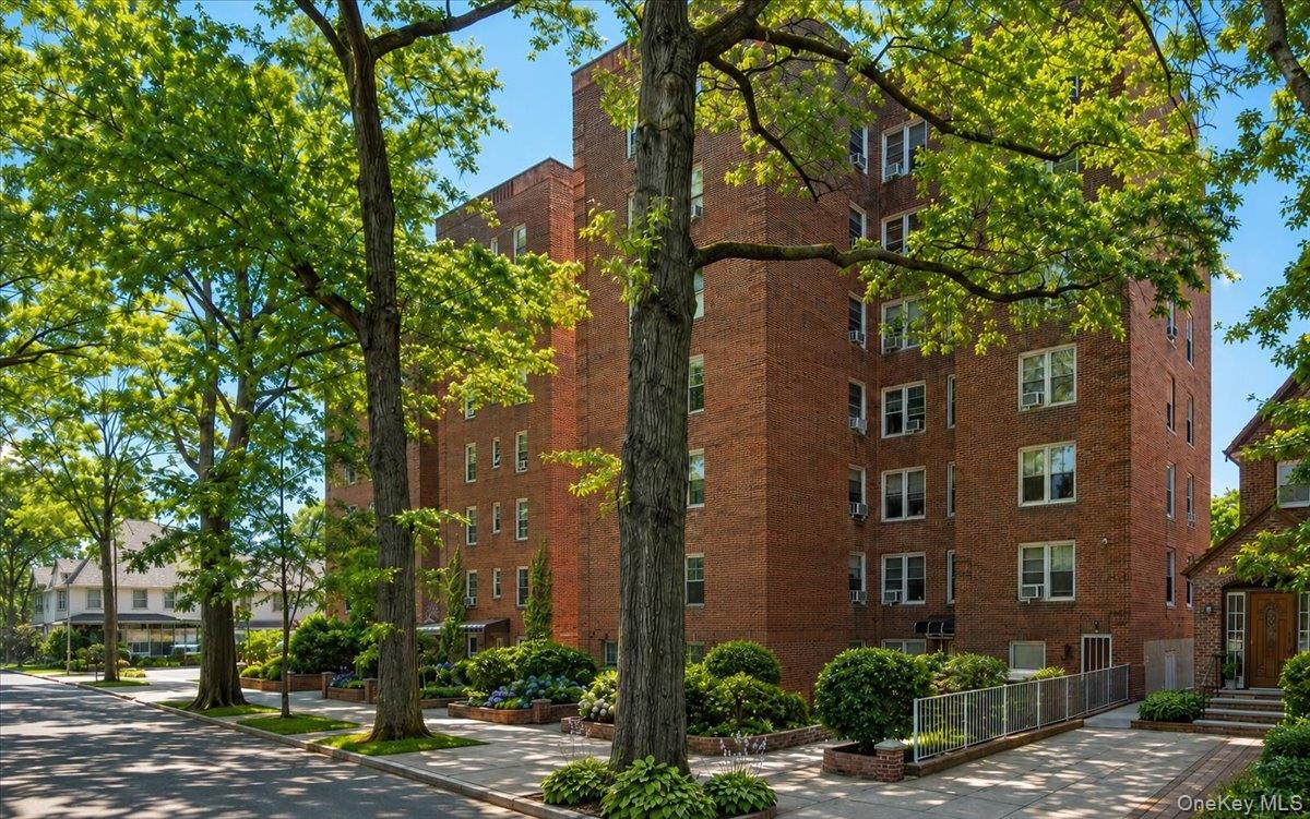 82-40 Austin Street, Unit 6B