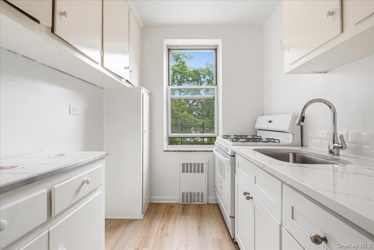 82-40 Austin Street, Unit 6B photo 16