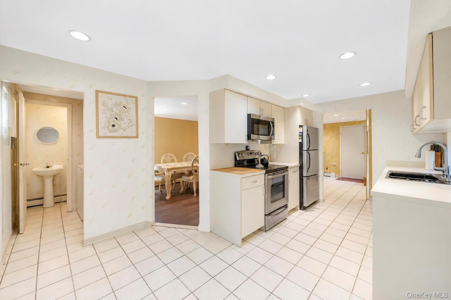 25 Hewes Street – For Rent photo 17