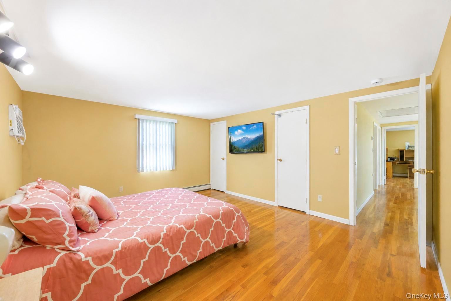 25 Hewes Street – For Rent photo 38
