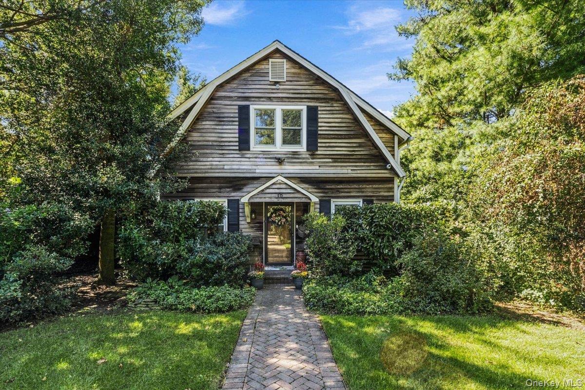 16 Stuart Avenue – For Sale