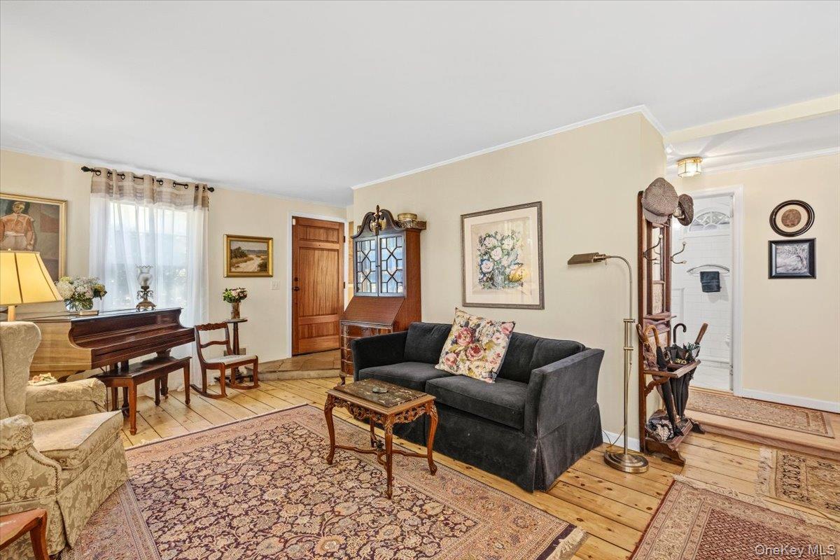 16 Stuart Avenue – For Sale photo 3