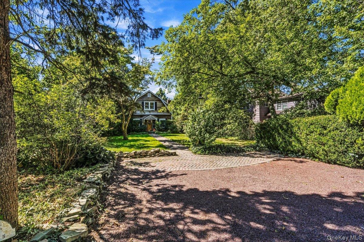 16 Stuart Avenue – For Sale photo 2