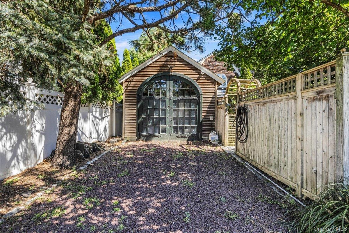 16 Stuart Avenue – For Sale photo 32