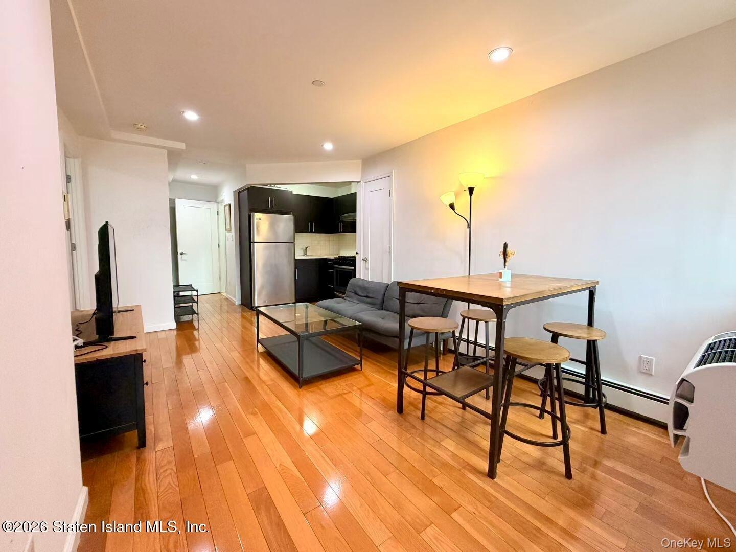 144-85 Roosevelt Avenue, Unit 3e photo 8
