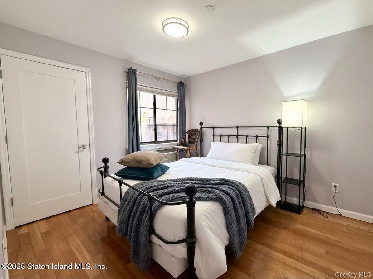 144-85 Roosevelt Avenue, Unit 3e photo 4