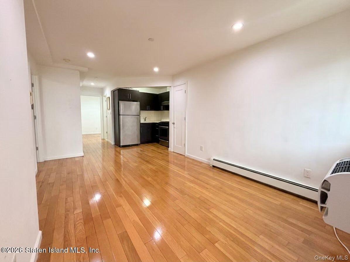 144-85 Roosevelt Avenue, Unit 3e photo 6