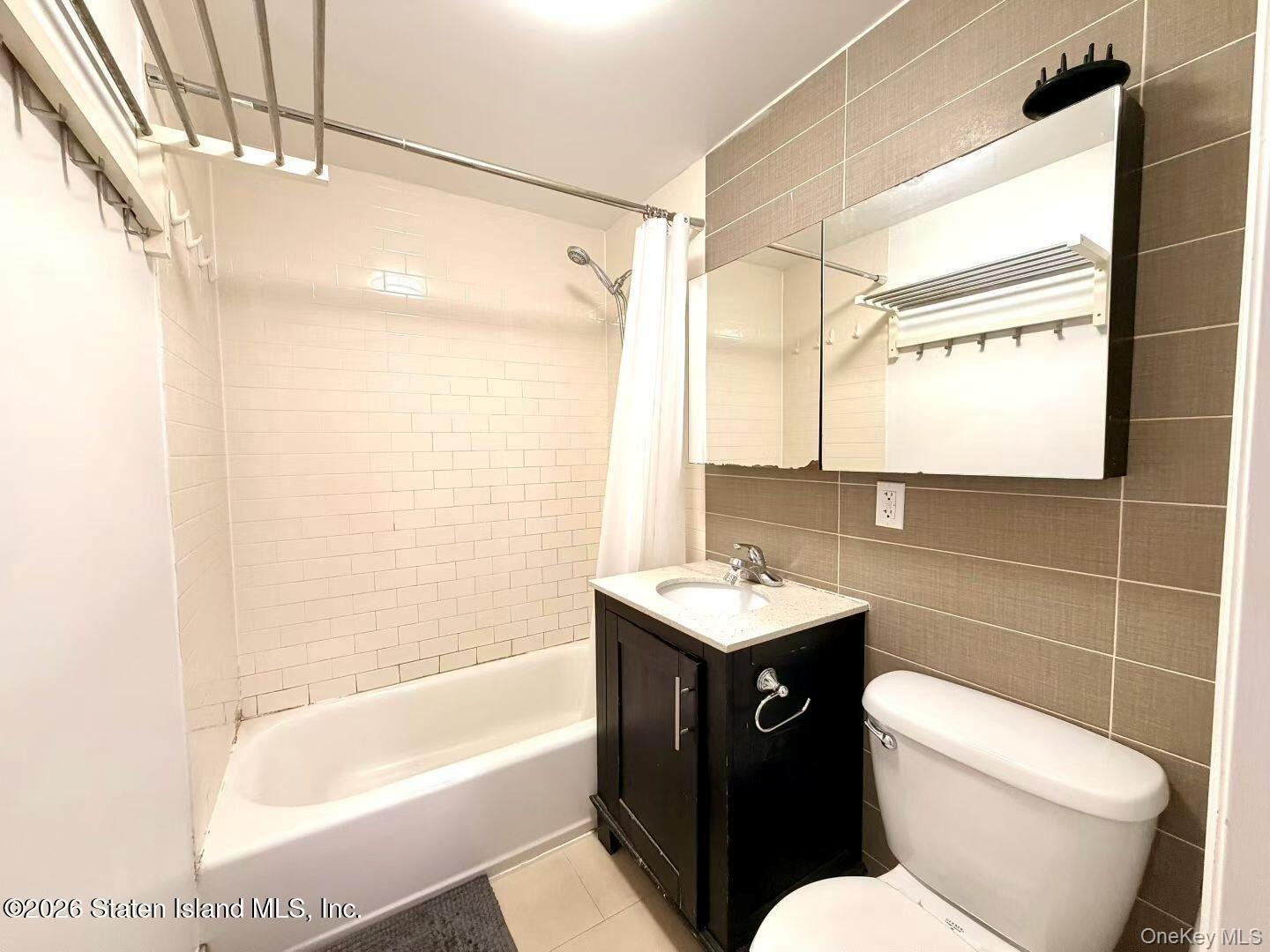 144-85 Roosevelt Avenue, Unit 3e photo 3
