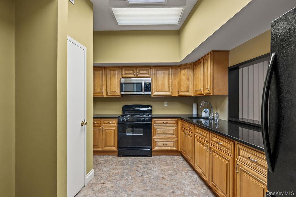 249 Country Club Lane – For Sale photo 38