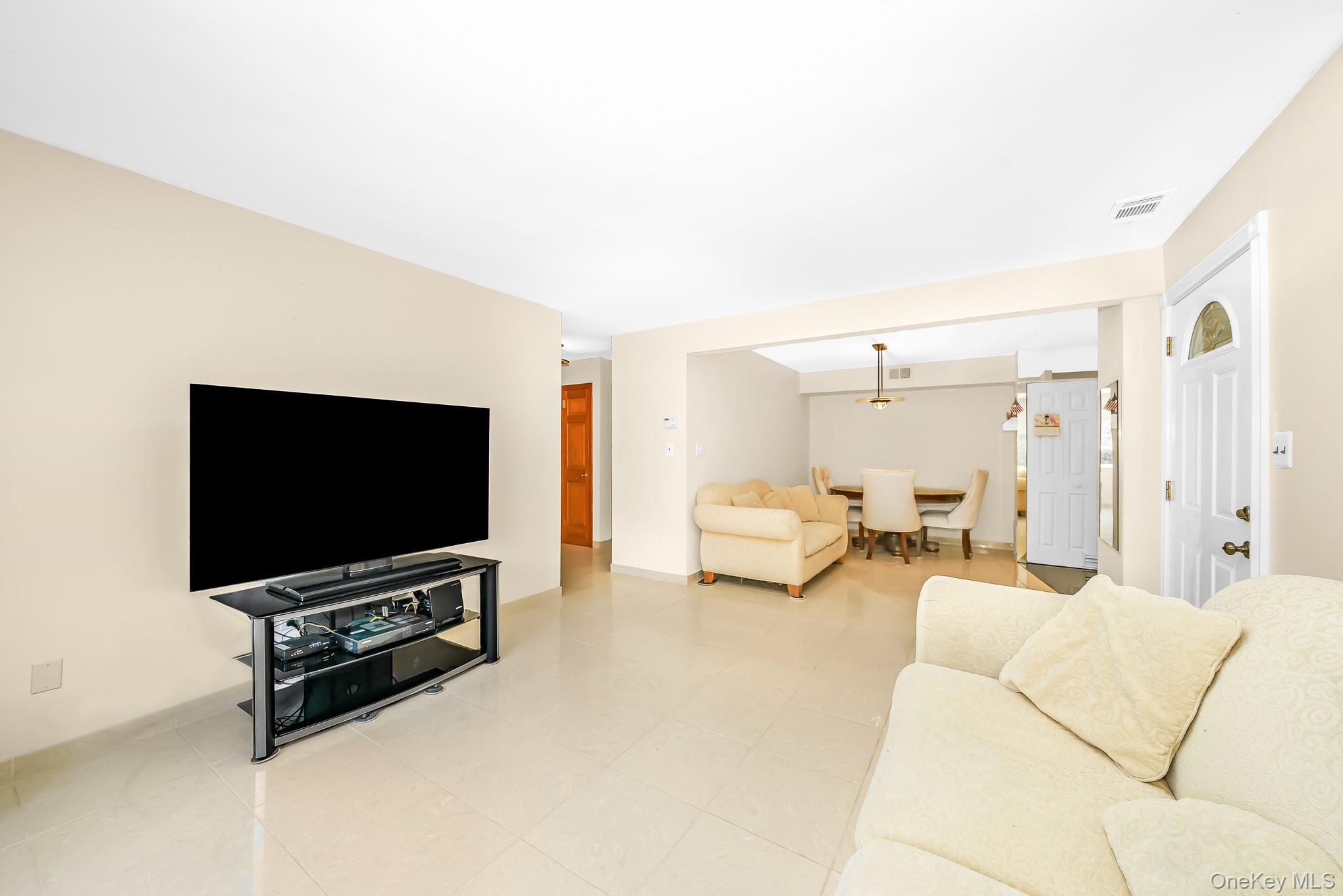 161 Feller Drive – For Sale photo 4