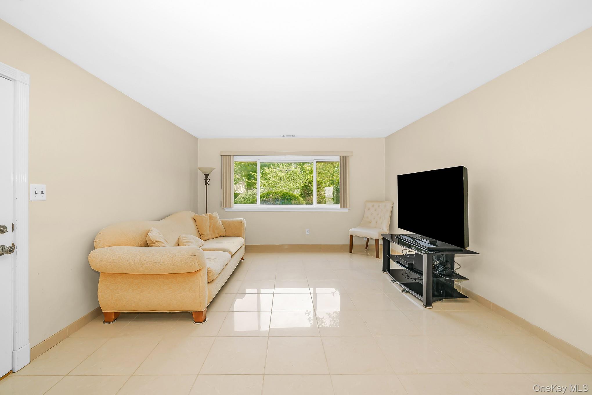 161 Feller Drive – For Sale photo 2