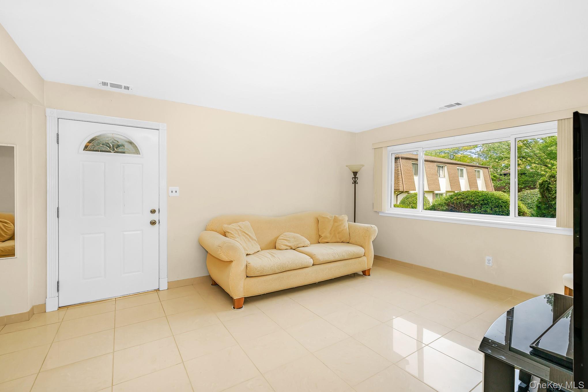 161 Feller Drive – For Sale photo 3