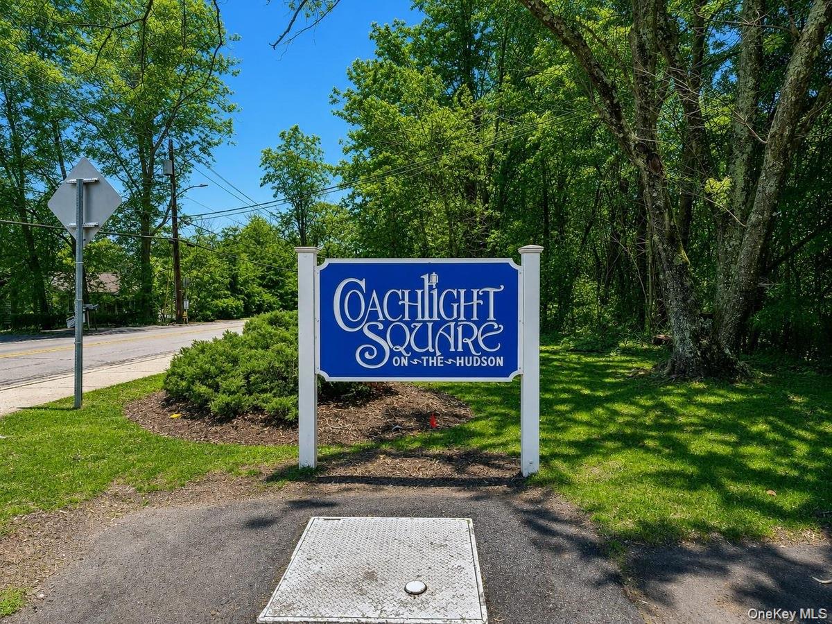 5 Coachlight Square – For Sale