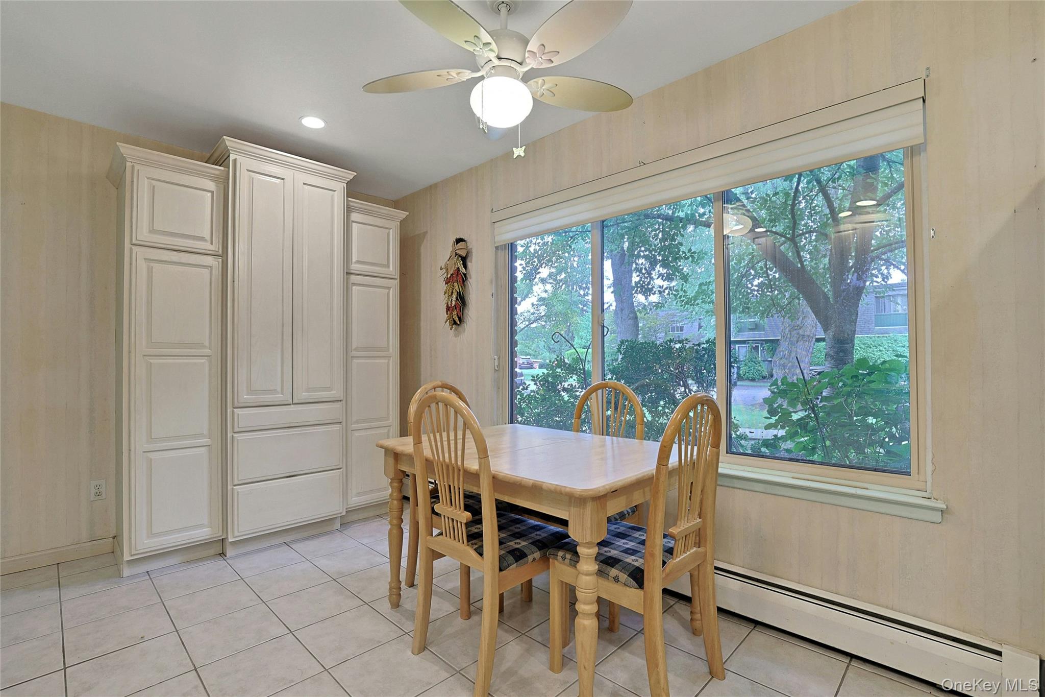 5 Coachlight Square – For Sale photo 7