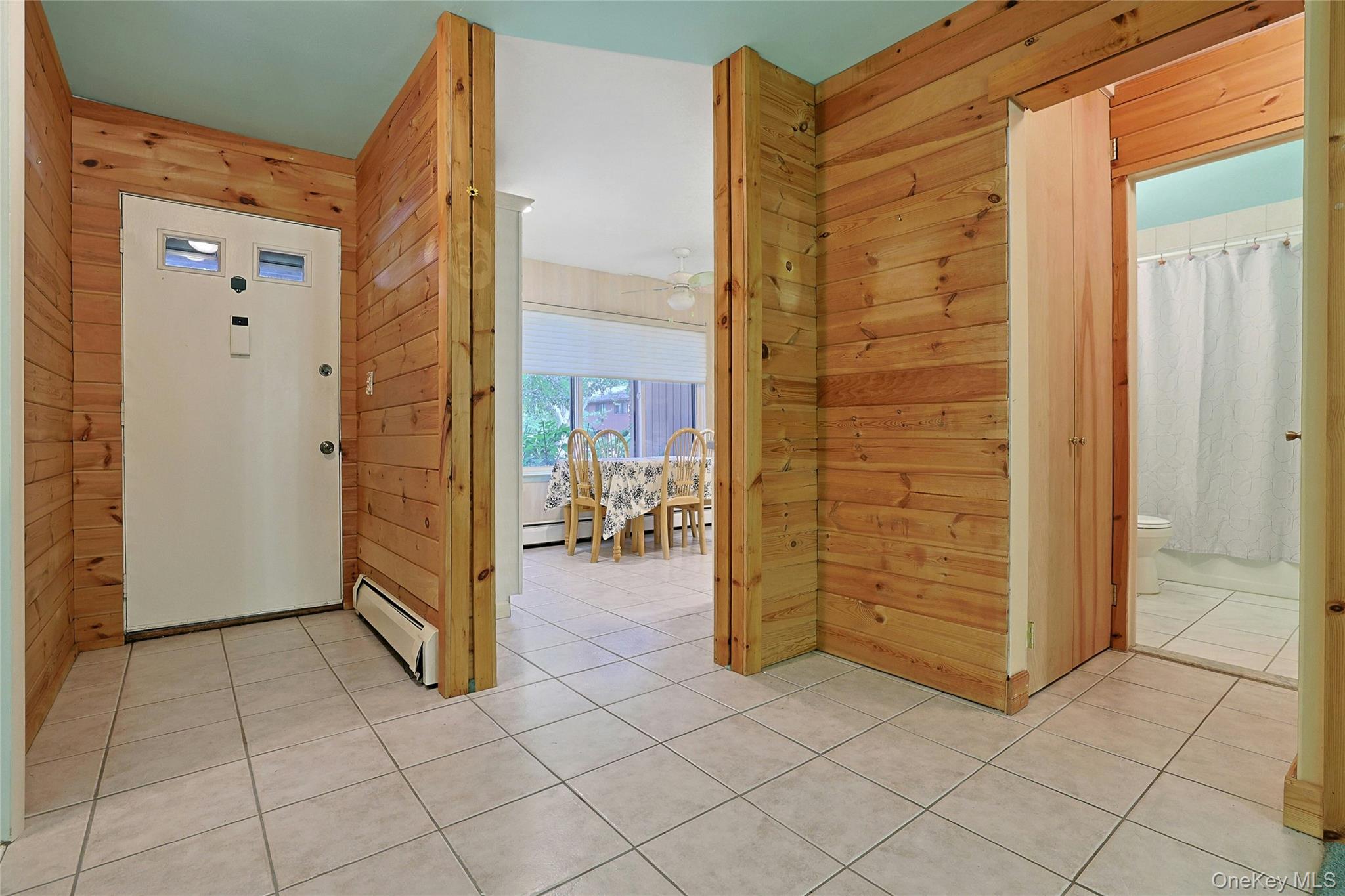5 Coachlight Square – For Sale photo 4