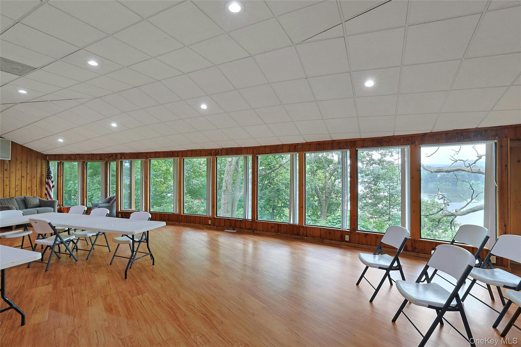 5 Coachlight Square – For Sale photo 16