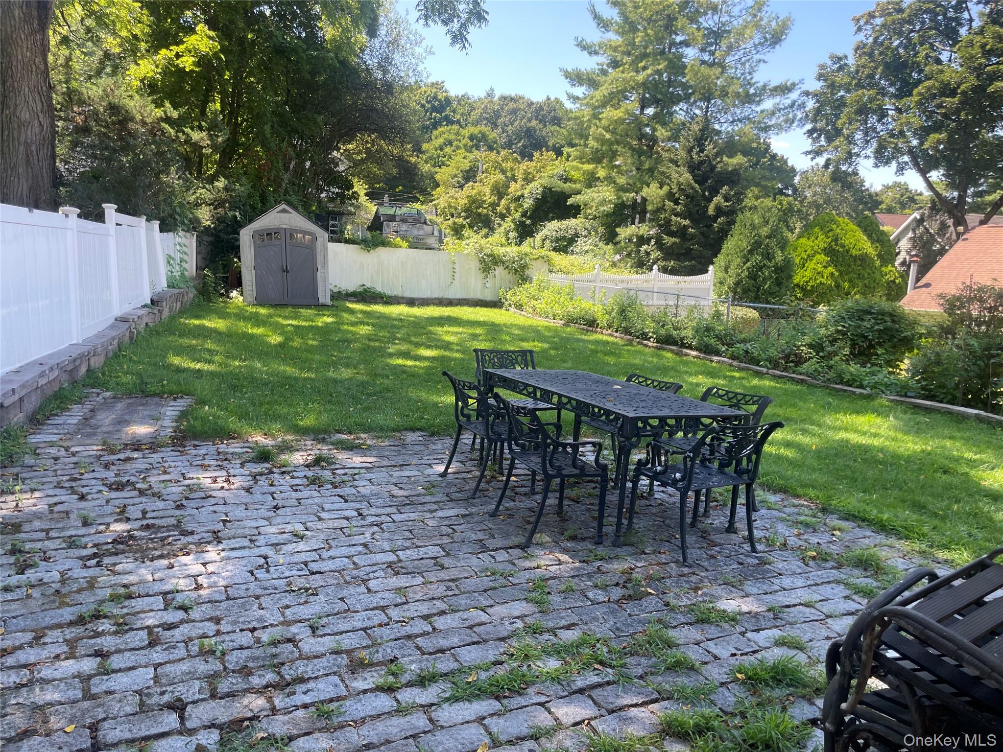 16 Taxter Road – For Rent photo 4