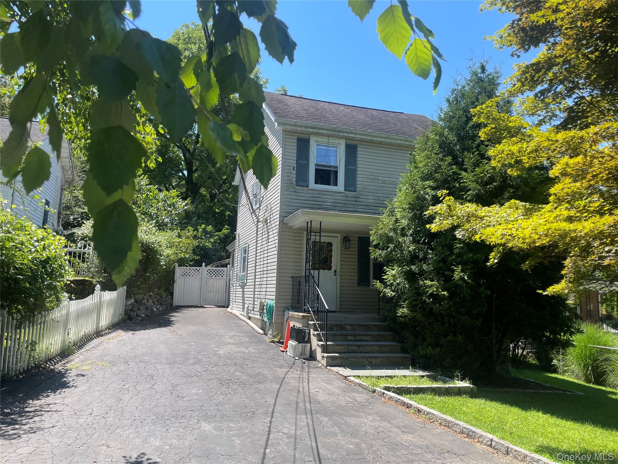 16 Taxter Road – For Rent photo 2