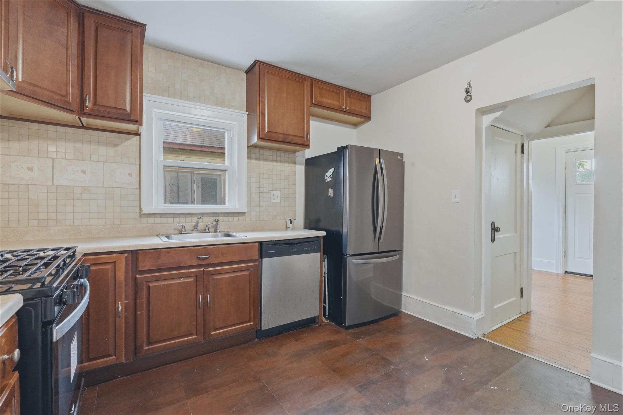 41 Irwin Avenue – For Sale photo 10