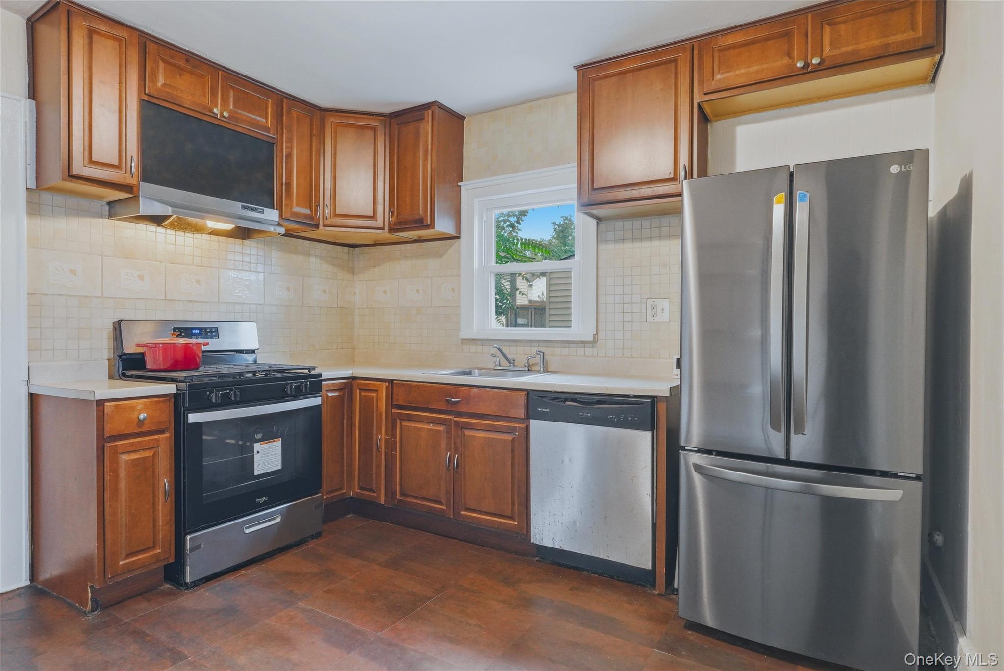 41 Irwin Avenue – For Sale photo 9