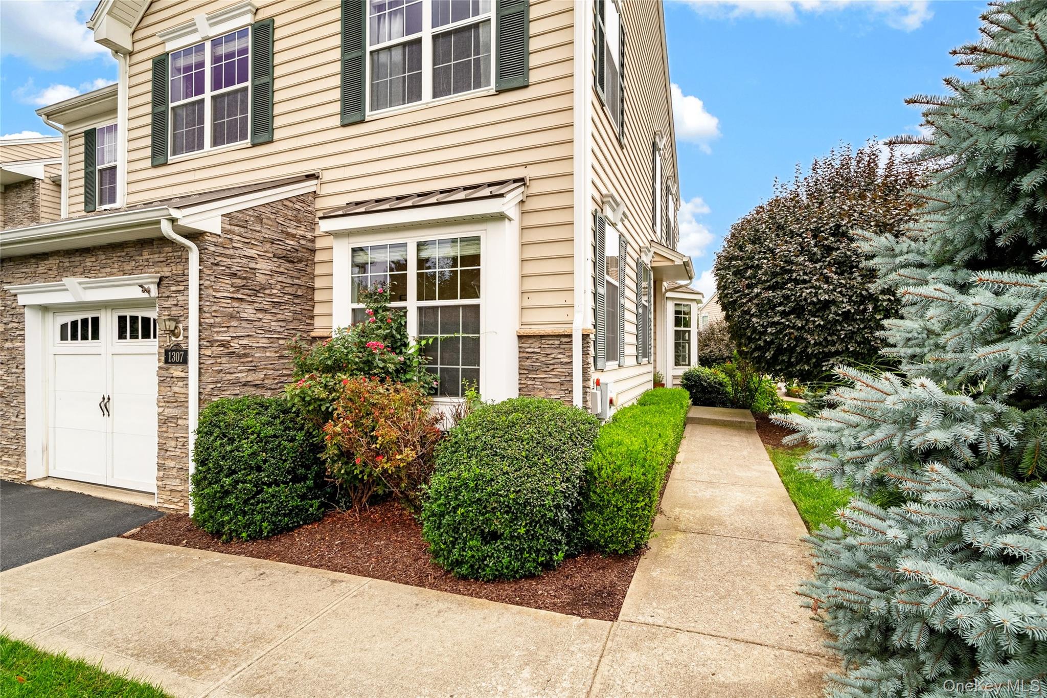 1307 Glastonbury Lane – For Sale photo 6