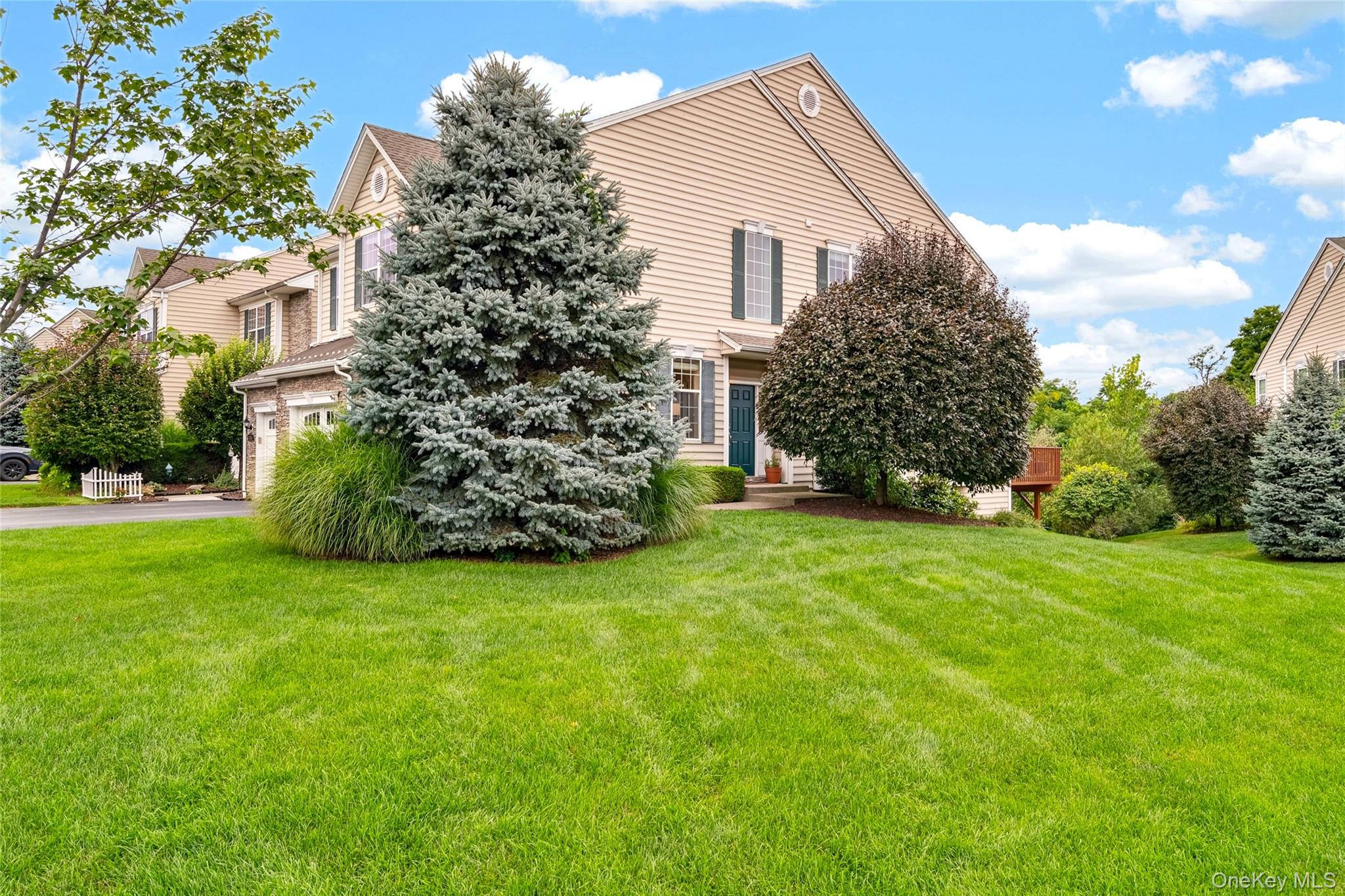 1307 Glastonbury Lane – For Sale photo 3