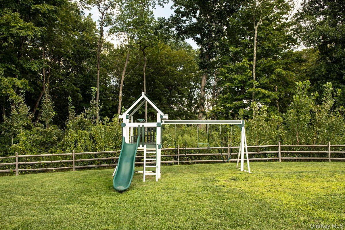 11 Crimson Hill Road – For Sale photo 35
