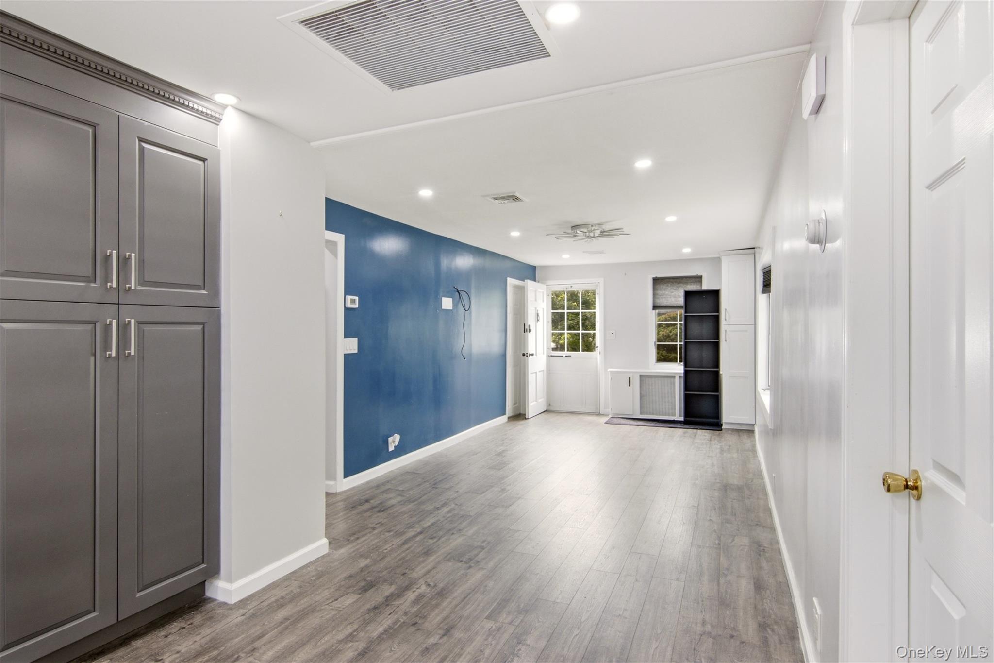 21 Sherrard Street – For Rent photo 3