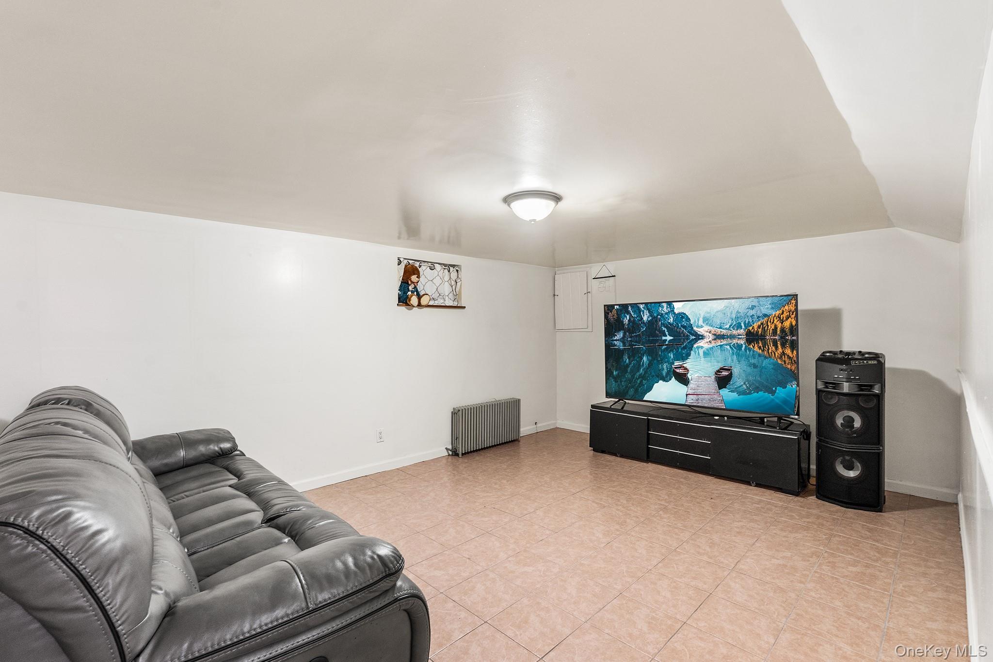 711 Charter Court – For Sale photo 30