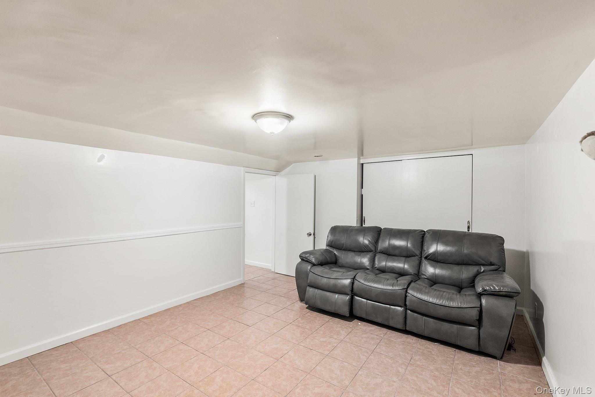 711 Charter Court – For Sale photo 32
