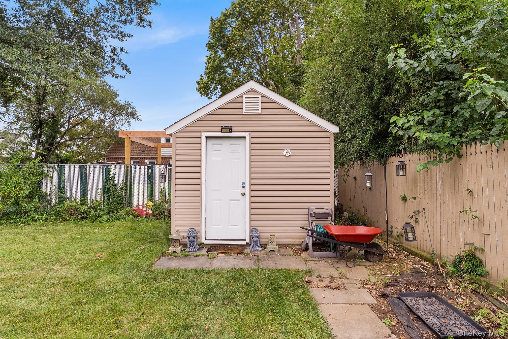 711 Charter Court – For Sale photo 45