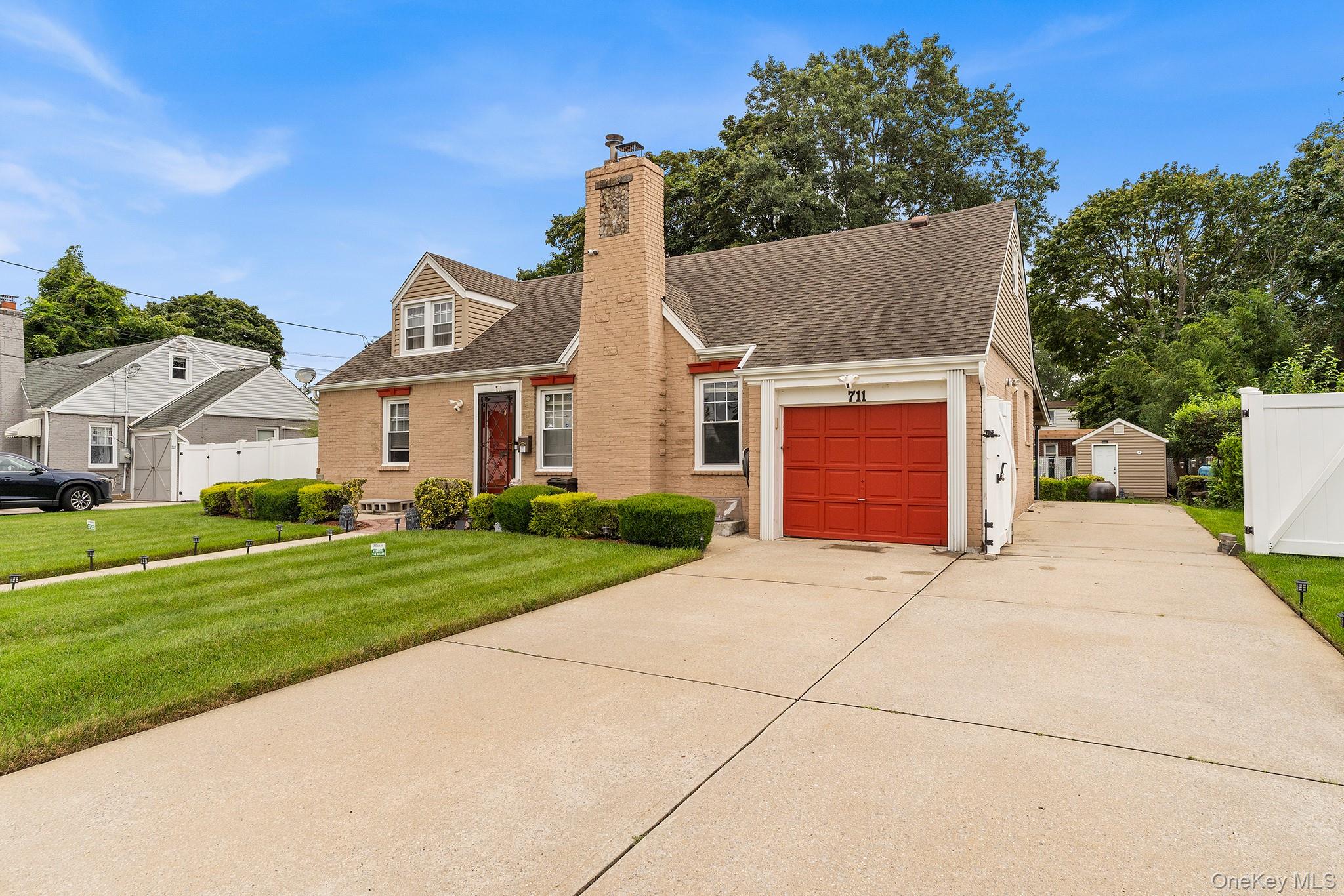 711 Charter Court – For Sale photo 3