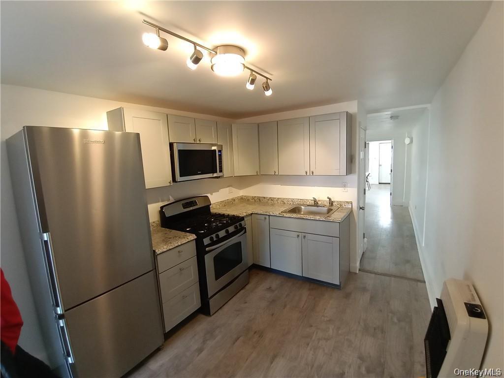 11 – 15 W Main Street, Unit 13 photo 10