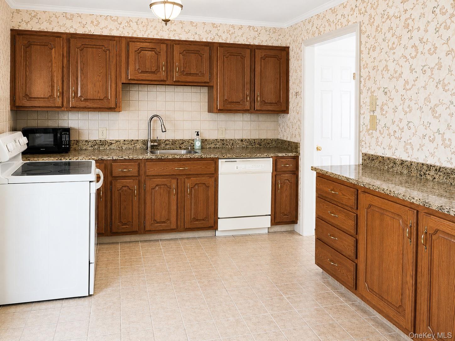 17 Kinderhook Drive – For Rent photo 5