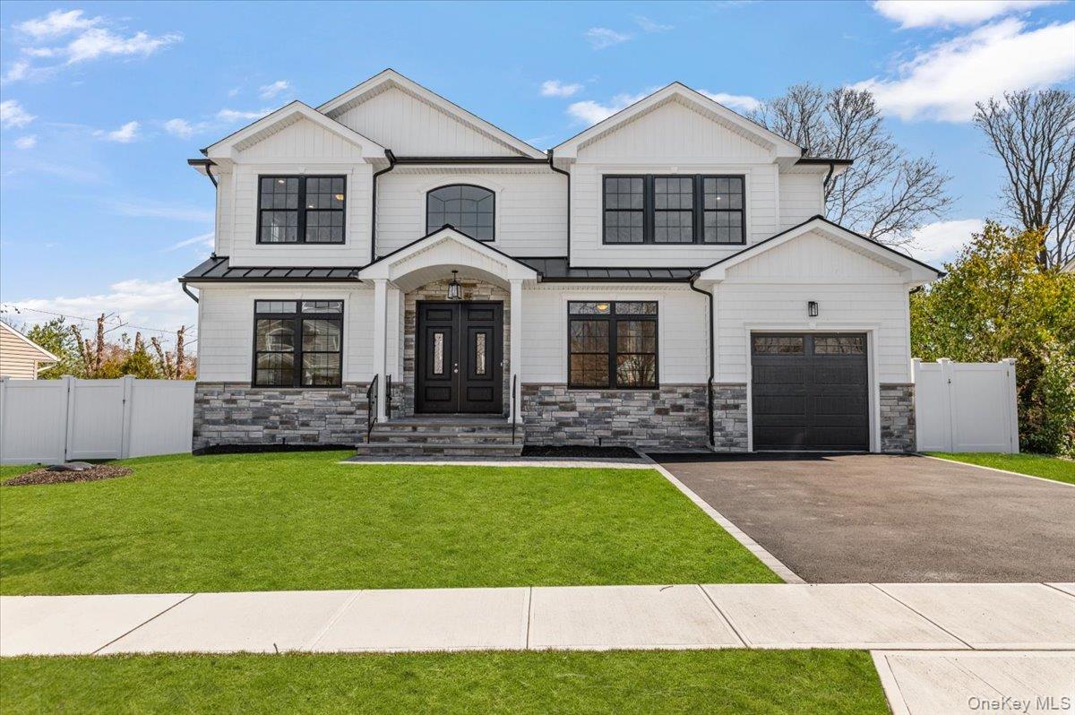 31 Cedar Drive E – For Sale