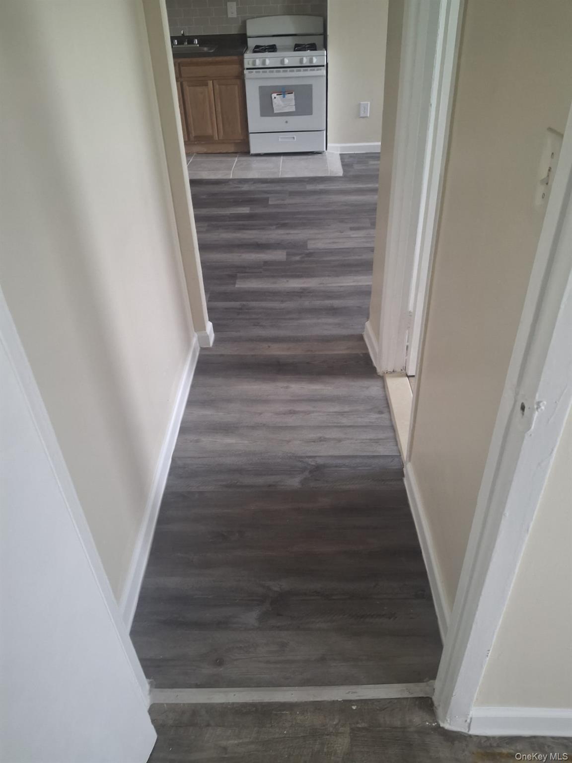 2015 Southern Blvd, Unit 8E photo 3